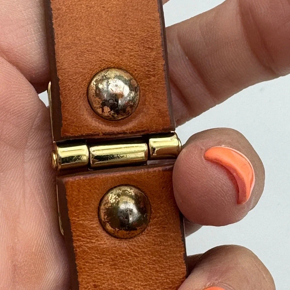 Linea Pelle Leather Belt Cognac Brown Gold Tone Hinge Accents Womens 32